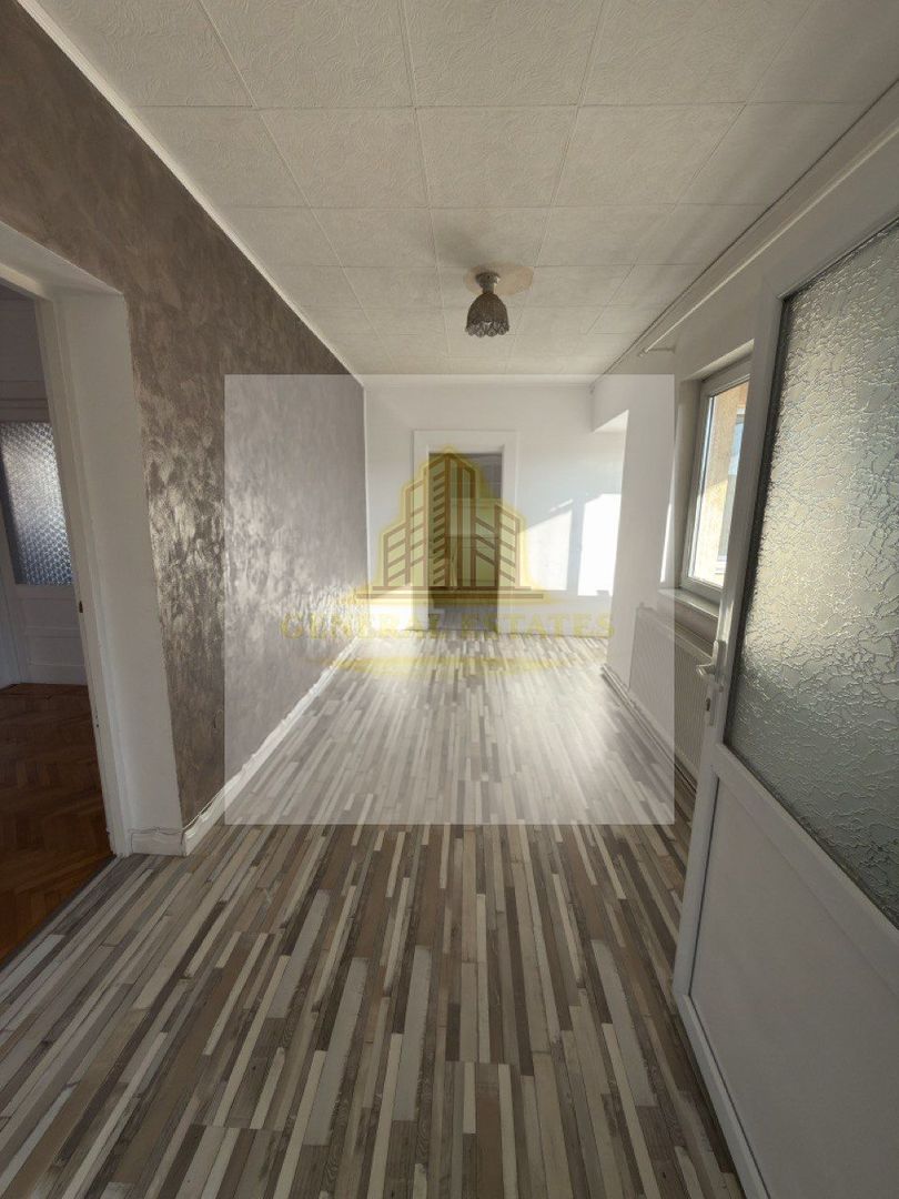 Apartament spatios cu 3 camere - Poză 5