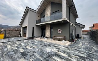 Casă de vânzare în Mediaș | Piscină | Panouri Fotovoltaice - Poză 9