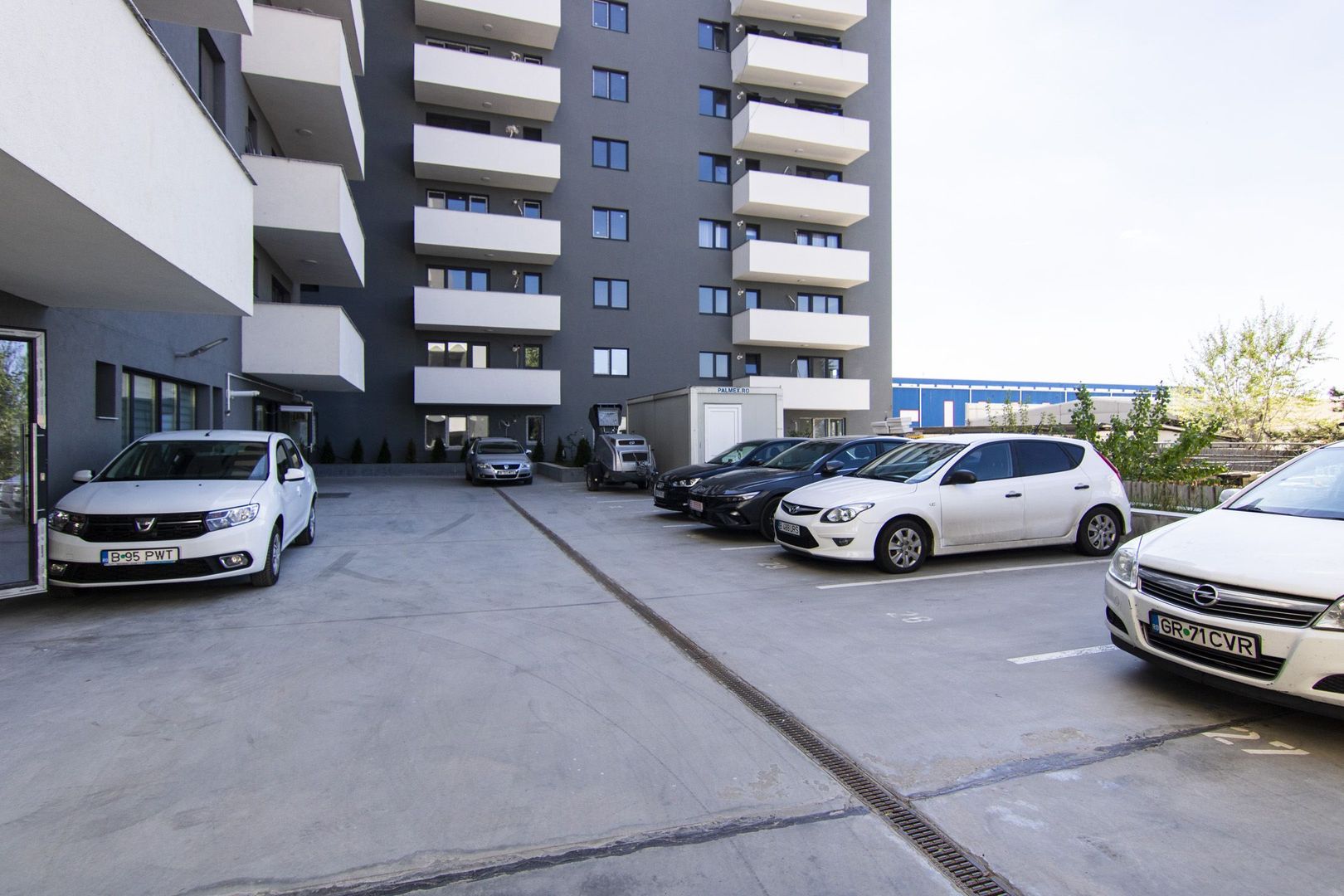 Apartament cu 2 Camere | 150 mp Curte Amenajata | la 5 minute de Metrou Pacii - Poză 20