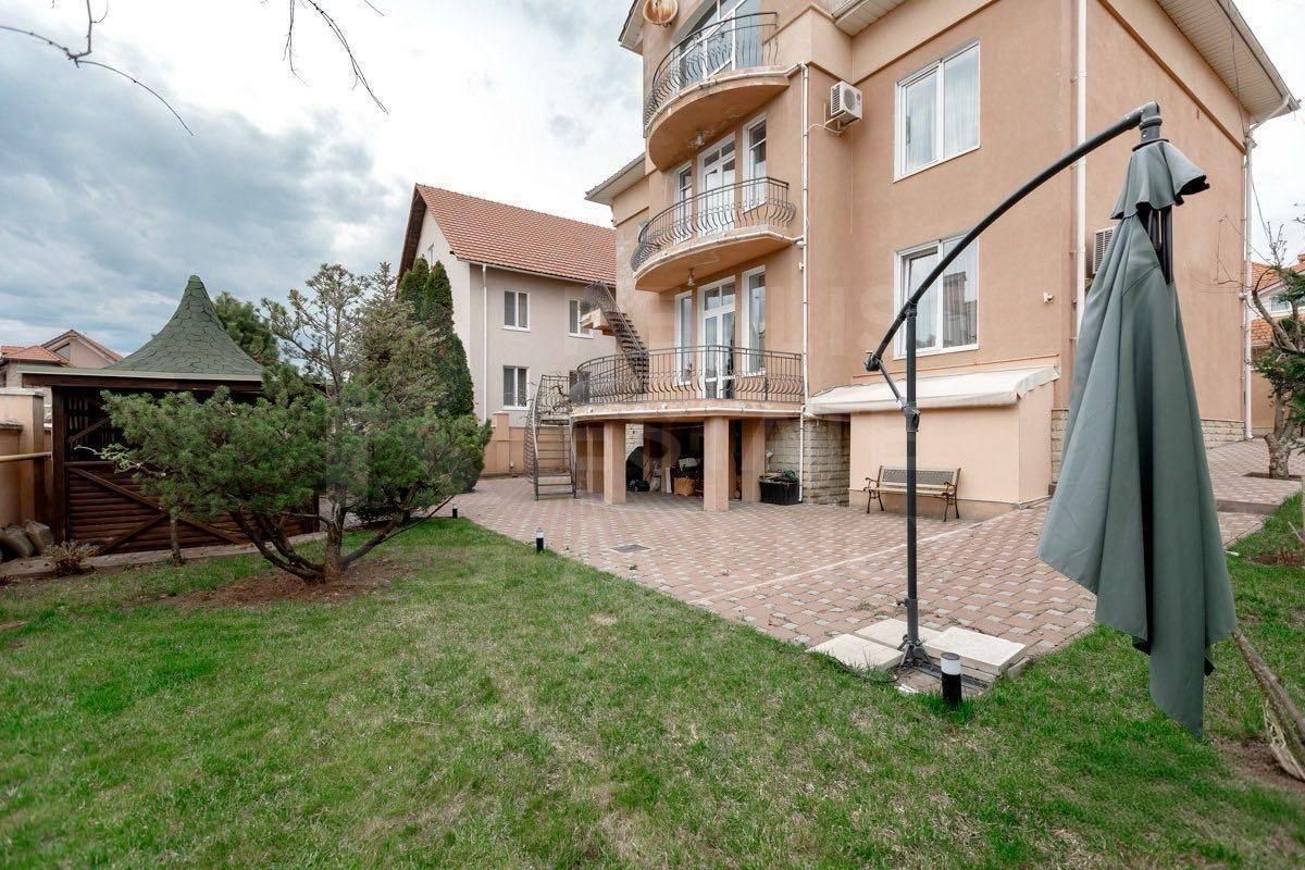 Vânzare, casă, 3 nivele + 6 ari, str. Grenoble, Botanica - Poză 2