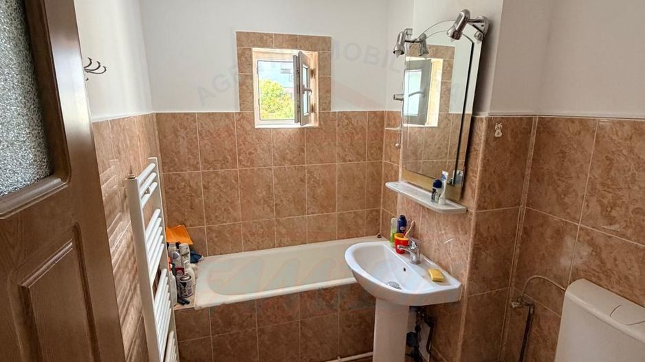 Inchiriem apartament cu 2 camere in Mazepa 2, et.3, pret 2000 de lei. - Poză 16