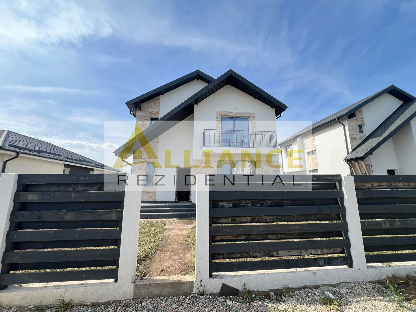 Vila de vanzare-4 camere-2 bai-Teren 350 MP - Poză 5