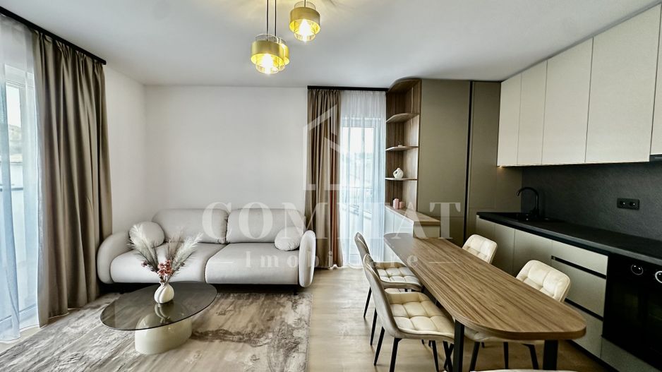 Prima închiriere! Apartament 3 camere | Parcare | Terasă | Eroilor - Poză 1