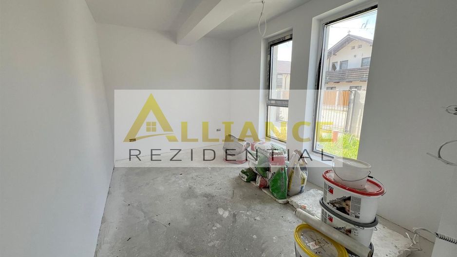 Vila Individuala - 5 camere-3 bai-Strada Miorita-500 M  de STV - Poză 13