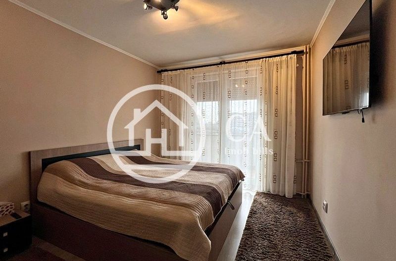 Apartament de vânzare cu 3 camere în zona Rogerius, Oradea - Poză 7