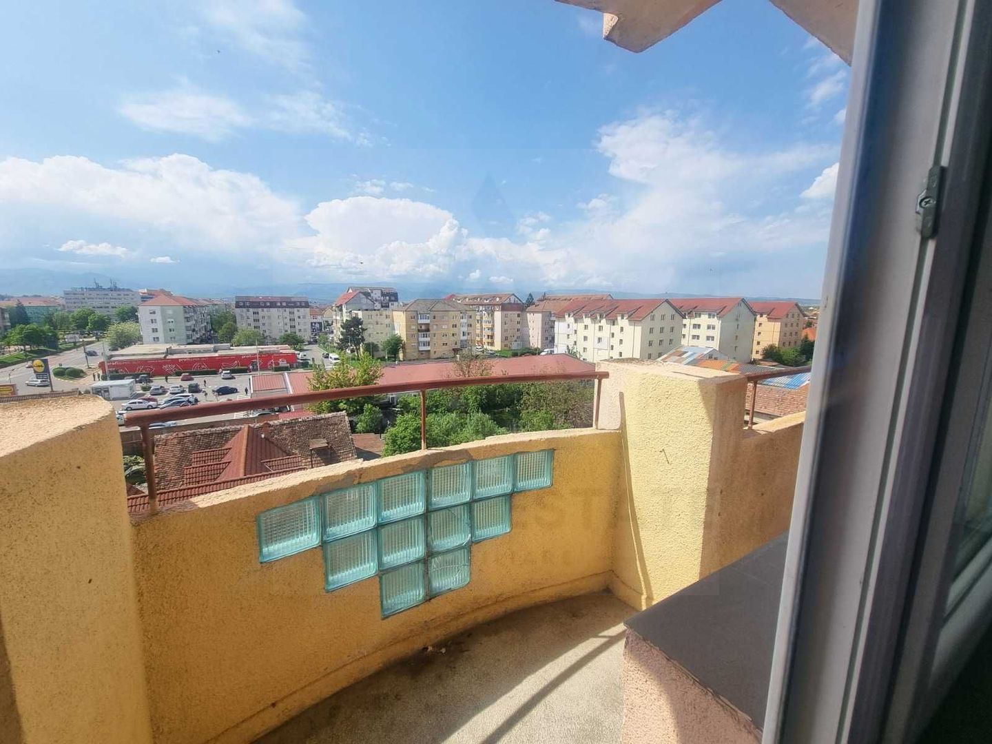 Apartament 3 camere 73 mp utili cu balcon si boxa zona Terezian - Poză 7