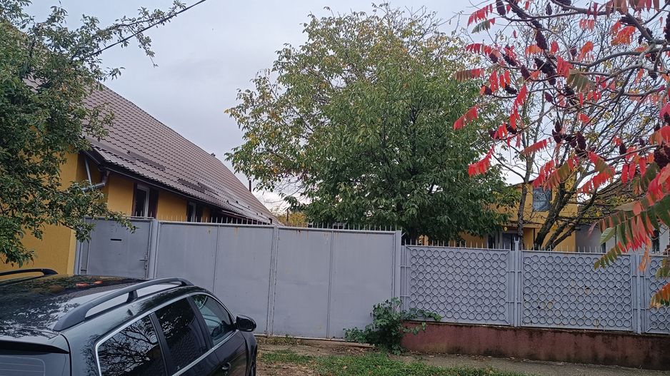 Casă spațioasă cu 4 camere , curte și teren generos în Mașloc - Poză 6