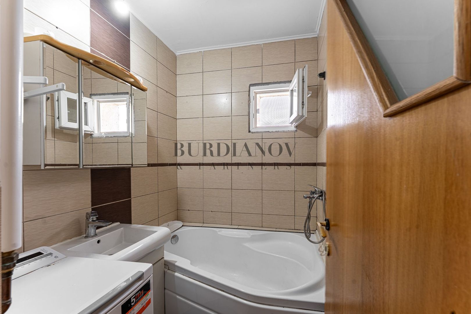 Apartament cu 4 camere- 57 mp utili -Dr Taberei- Metrou Romancierilor - Poză 13