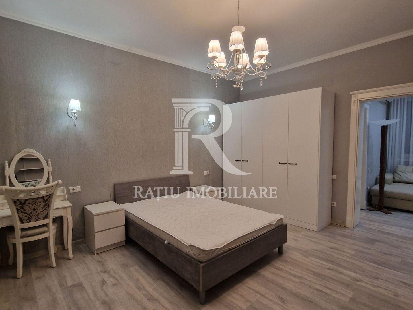 Apartament cu 3 camere | Central | Oradea - Poză 3