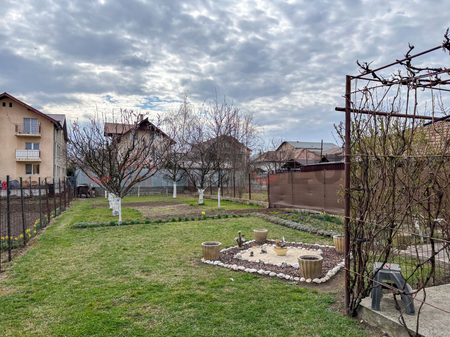 Curte generoasa - Casa Intretinuta - Zona Pod Ira - Poză 7