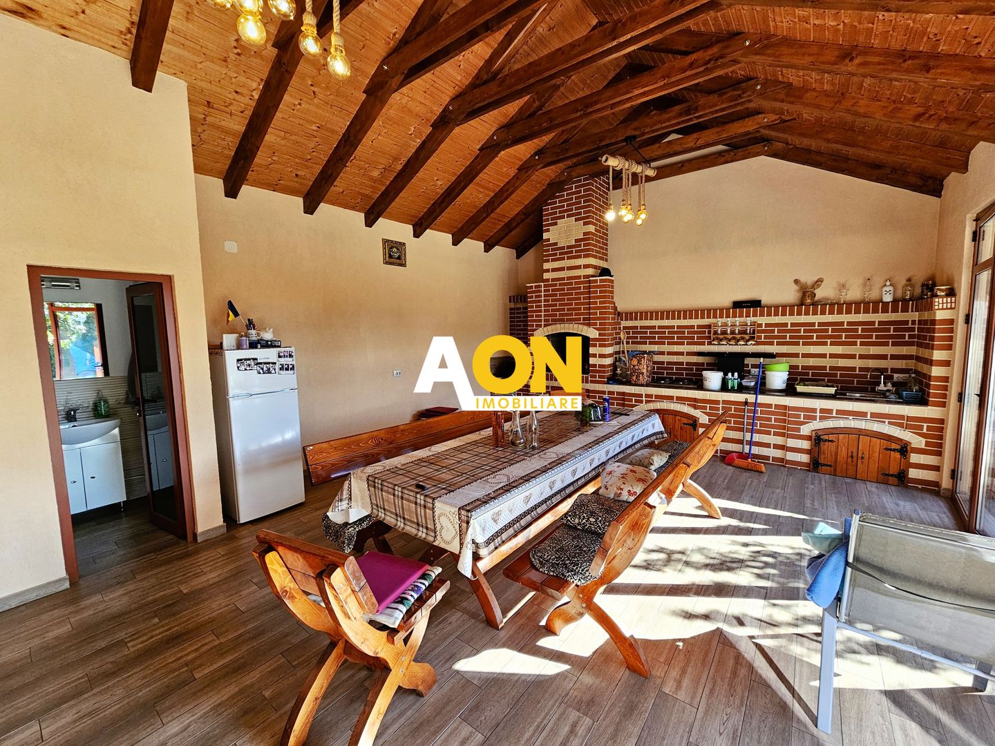 Casa renovata, 4 camere, 2 terase, mobilata, utilata, 568 mp teren - Poză 5