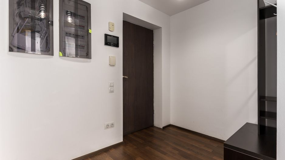 4 camere| semineu| piscina interioara | sauna | sala de sport| parcare - Poză 26