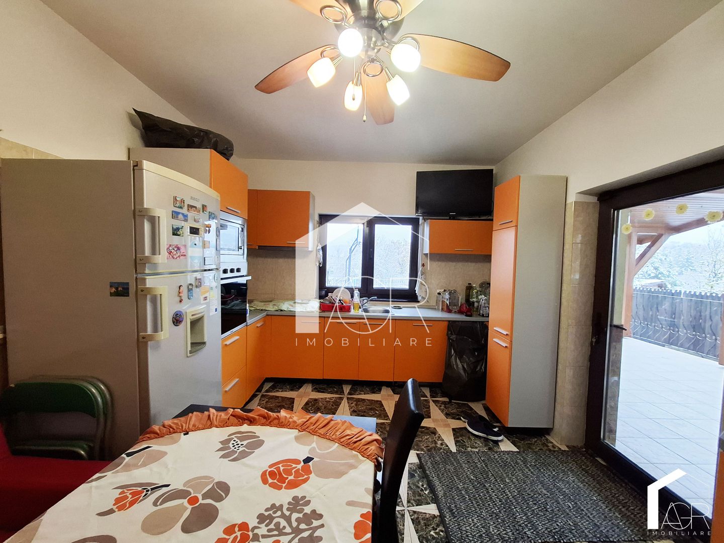 Vila cu 4 camere, Gageni - Poză 8