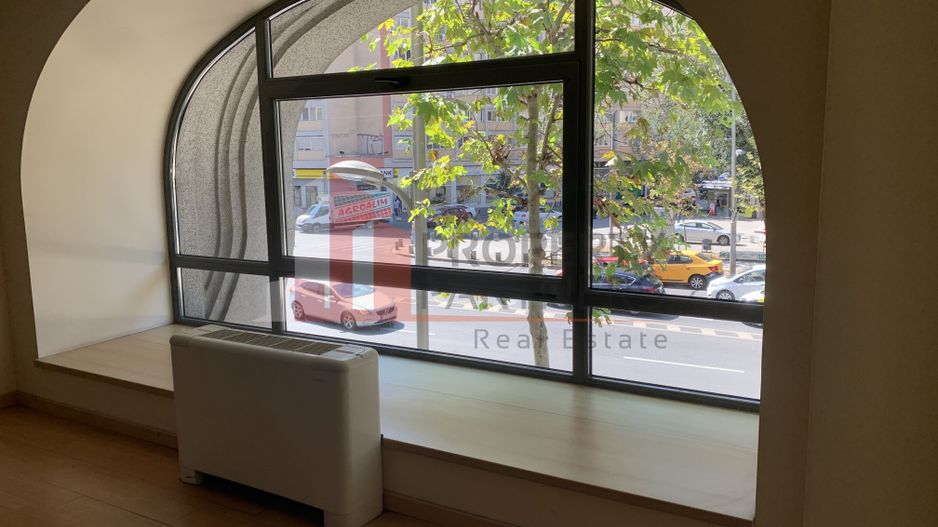 Spatiu comercial / show-room, magazin central - Universitate. - Poză 4