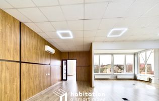 Clădire de birouri de vânzare în Dumbrăvița