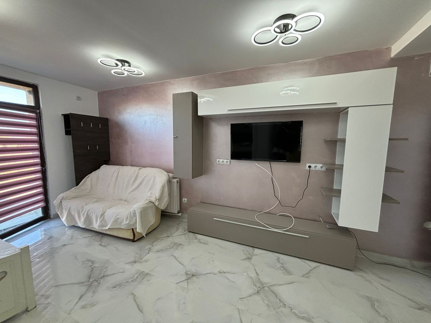 Apartament 3 camere PRETABIL pentru muncitori - Poză 2