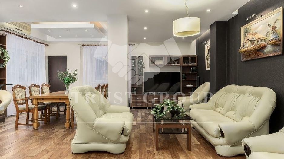 Casa 5 camere | Parcul Circului | Curte libera 300mp - Poză 1