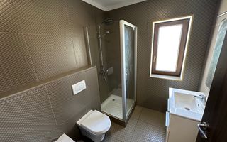 CASA SPATIOASA  CU GARAJ SI TEREN DE 600 MP - Poză 6