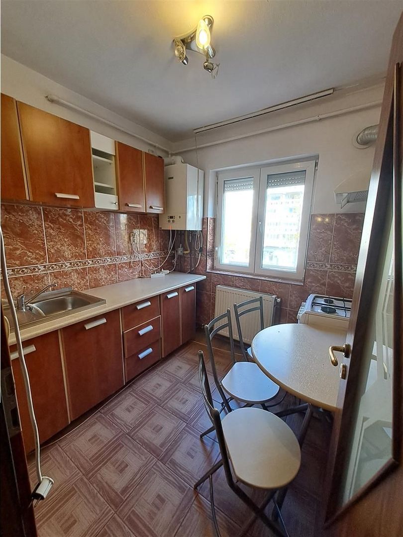 2 camere decomandat Gh Lazar centrala proprie - Poză 1
