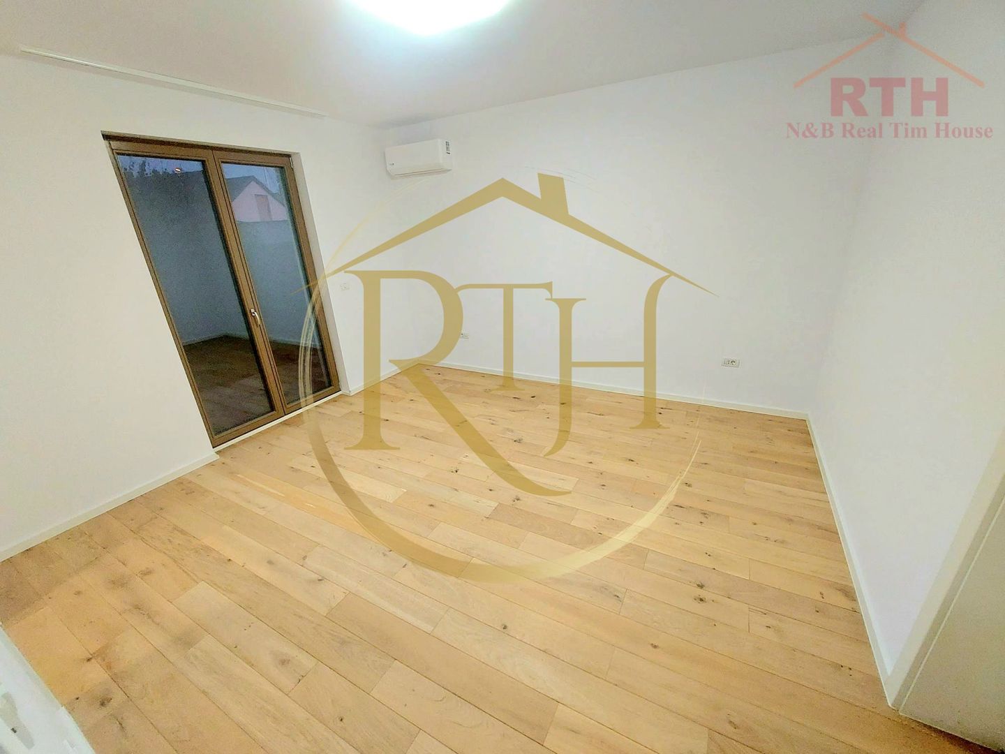 Oferim spre inchiriere, apartament cu 2 camere, Parcare privata - Poză 14