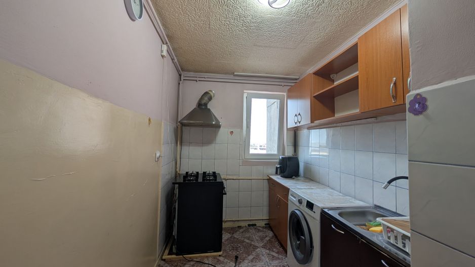 3 Camere Giulești, 60mp, Vedere Panoramică, Total de Renovat - Poză 13