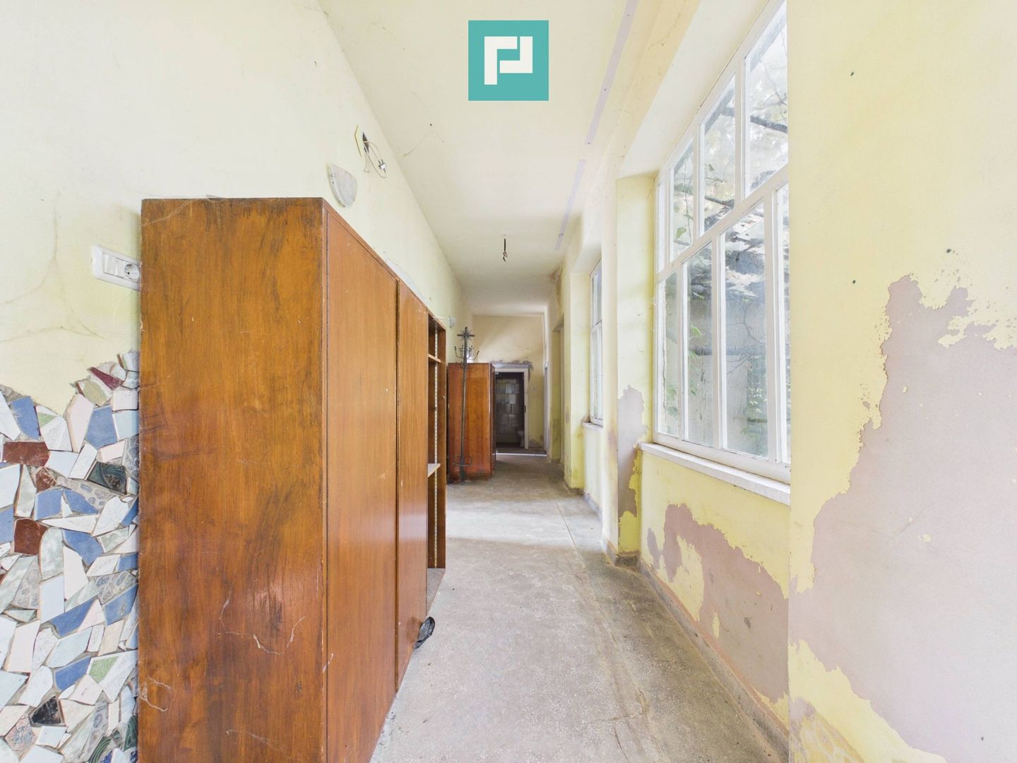 Casă cu teren de 1800 mp, în Buteni, Arad - Poză 6