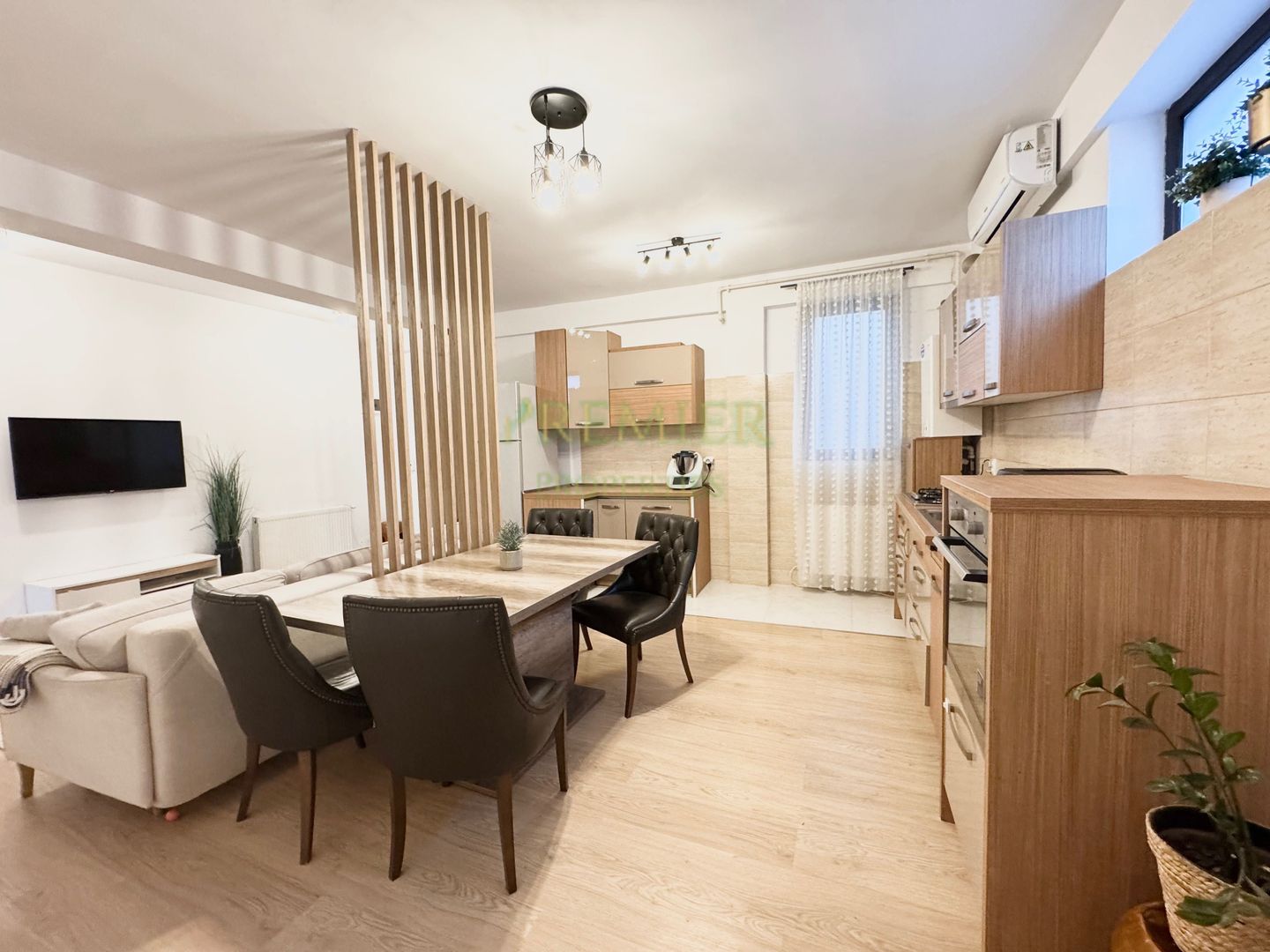 Apartament cu 4 camere și grădină proprie, aproape de Casa Presei | JIULUI | - Poză 1