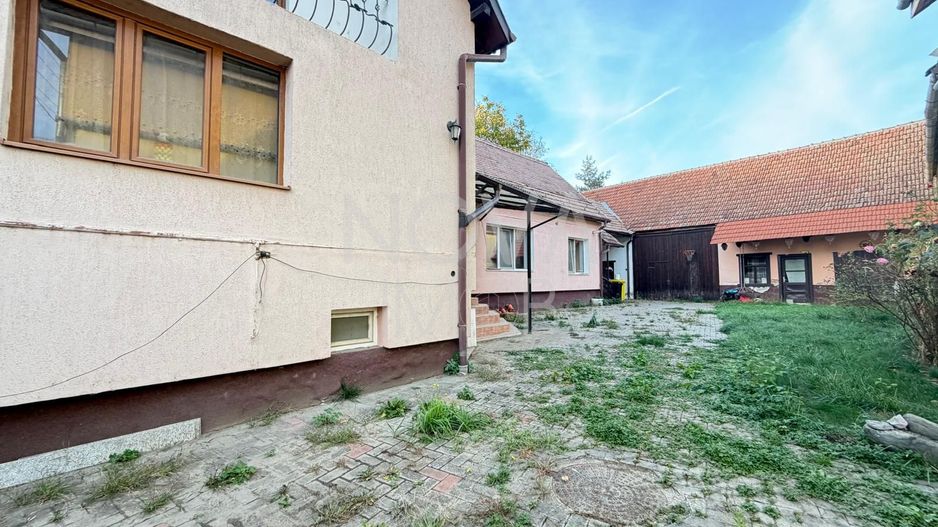 CASA DE VANZARE IN AVRIG – SPATIU GENEROS - Poză 2