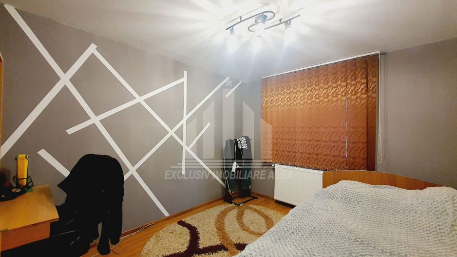 Apartament cu 4 camere de vanzare, Cetate - zona Mercur - Poză 6