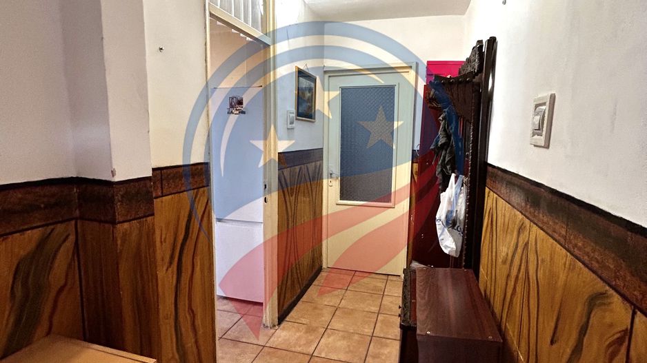 APARTAMENT SEMIDECOMANDAT - ETAJUL 1 - Poză 1