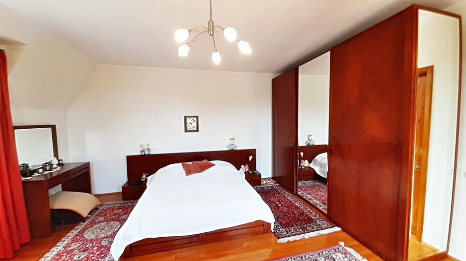 Vanzare casa saseasca renovata total, la 7 Km de Brasov - Poză 4