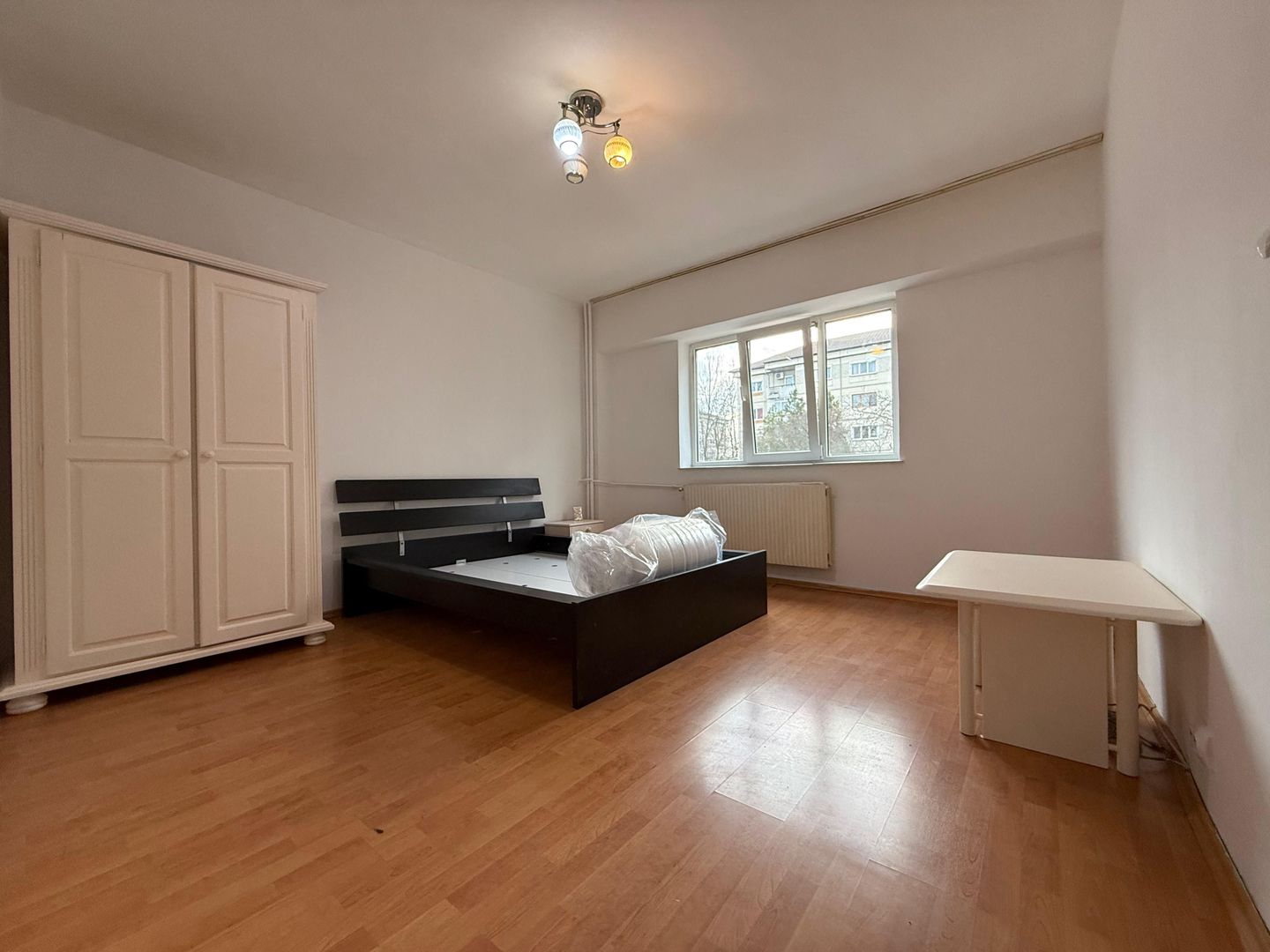 Chirie, apartament, 1 camera, 30 mp, Traian Lalescu Oradea. 250 E/lună - Poză 2