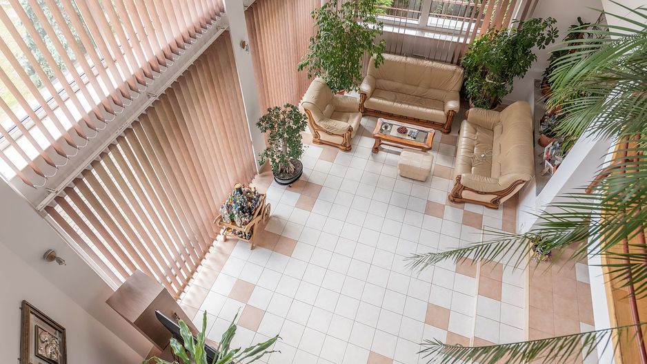 Vilă cu 1.350 mp teren în mijlocul orașului Grădina Botanică - Poză 12