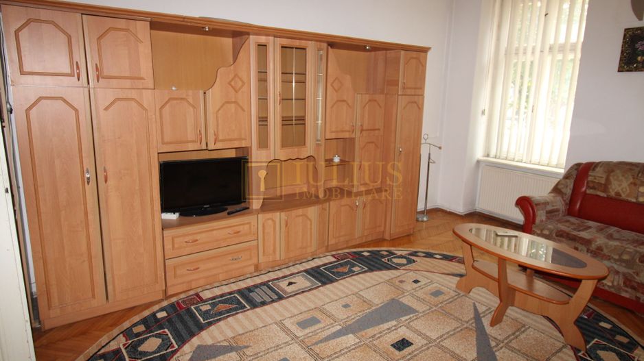 ideal pentru studenti sau o familie, cladire istorica, centrala proprie - Poză 4