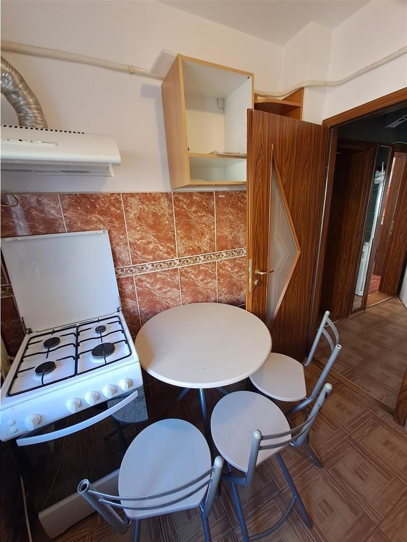 2 camere decomandat Gh Lazar centrala proprie - Poză 3