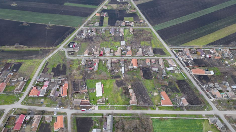 Teren intravilan cu fundatie inceputa si materiale - Poză 3