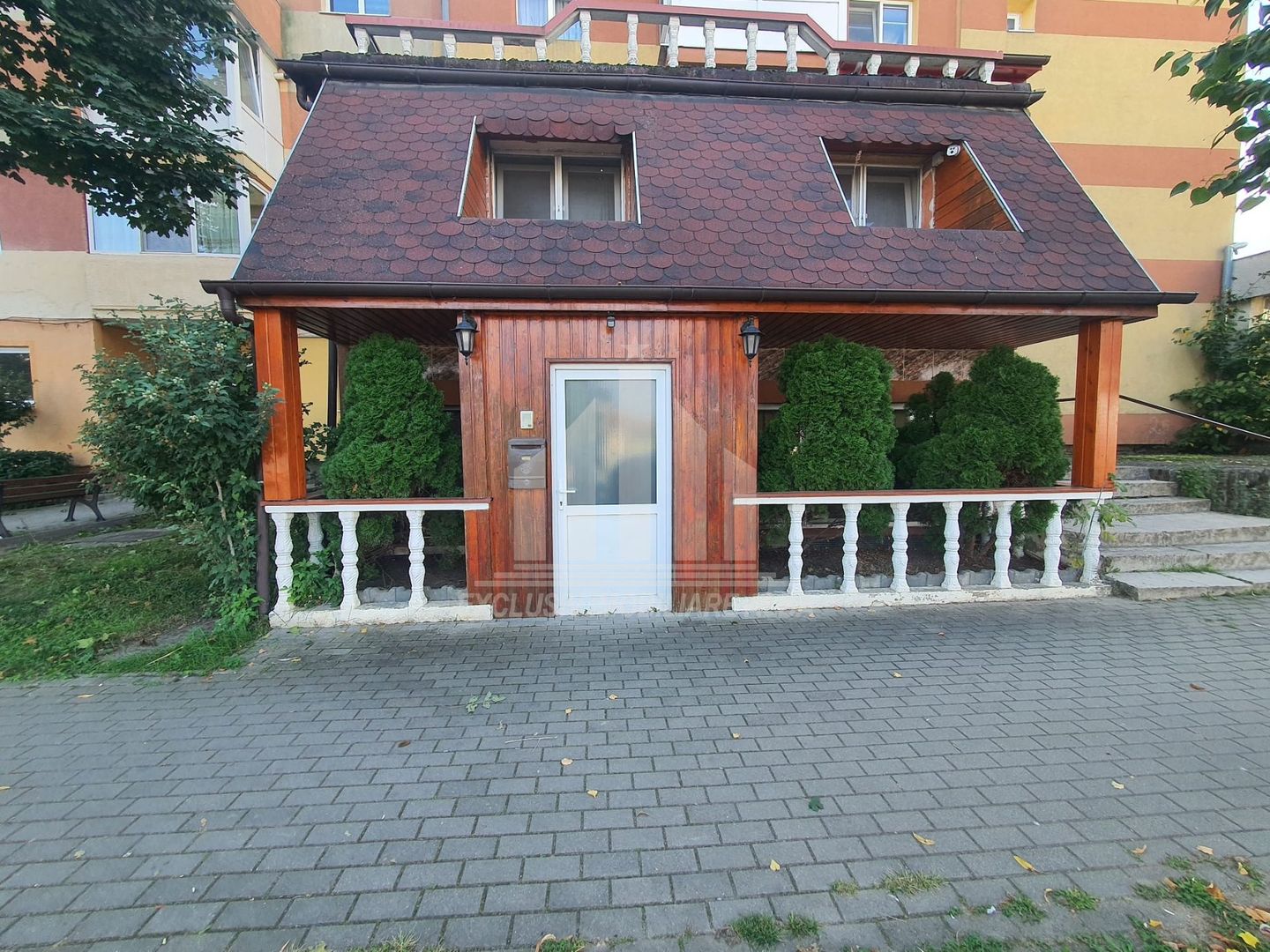 Spatiu comercial de vanzare, Tolstoi - Poză 1