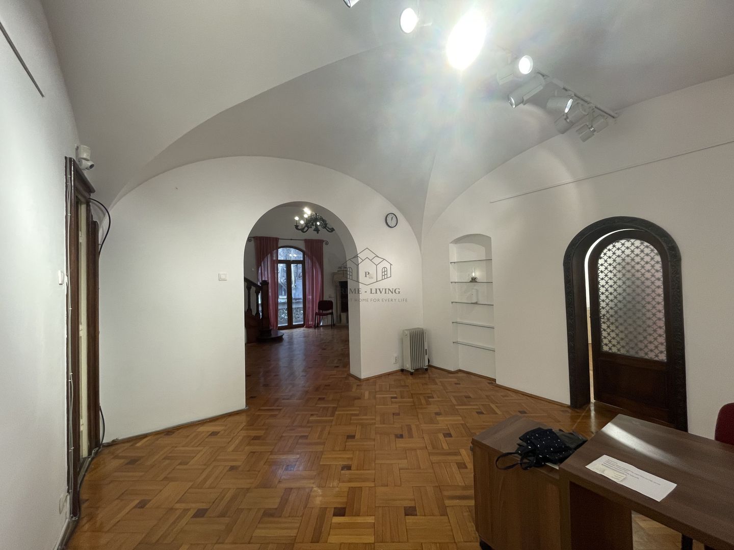 VILA SUPERBA LA INCHIRIERE PRETABILA CA SPATIU DE BIROU SAU REZIDENTA - Poză 14