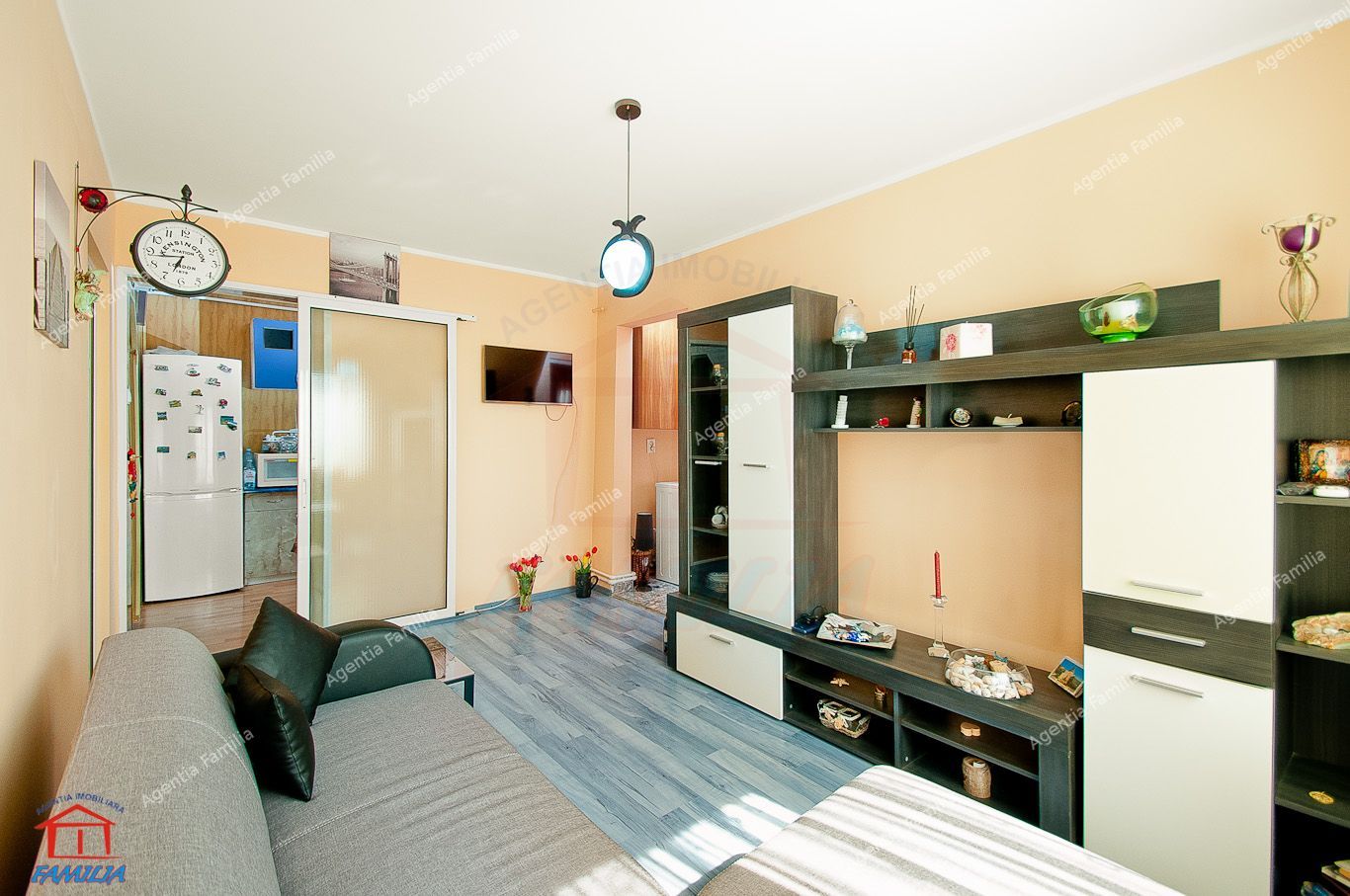 52500 Euro negociabil, trei camere renovat, mobilat si utilat, Micro 2 - Poză 3