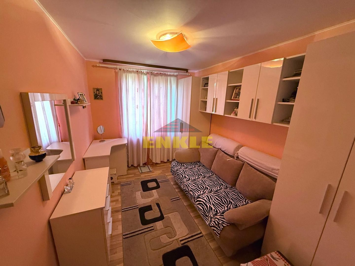 De vânzare apartament 4 camere – Zona Școala 7 - Poză 3