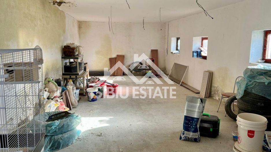 Casa moderna, spațioasa, curte generoasa pe un nivel în Sura Mare - Poză 15