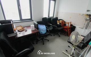 Spatiu de Birouri 100 mp - Renovat - Poză 3