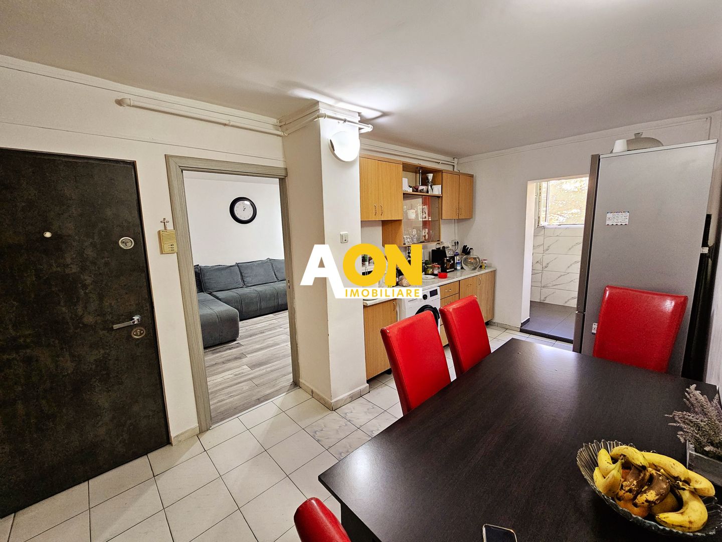 Apartament 2 camere, decomandat, mobilat, utilat, etaj 2, Cetate - Poză 3