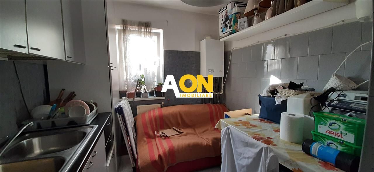 Apartament 3 camere Cetate - Poză 2