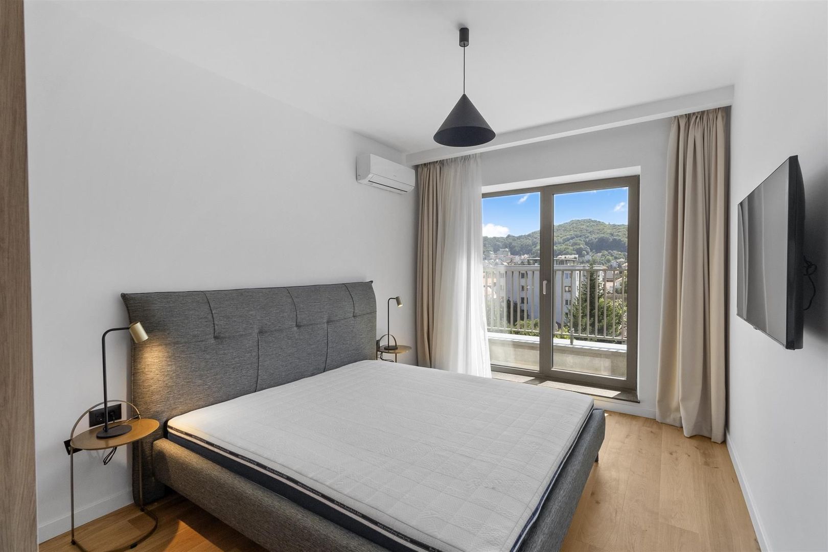 Apartament 25 cam Premium Central | Parcare Subterana si Utilitati incluse - Poză 4