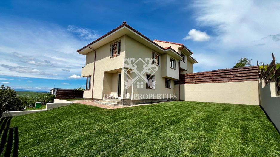Casa de vanzare 120 mp, 4 camere,3 bai, teren 350 mp, DEZMIR - Poză 1