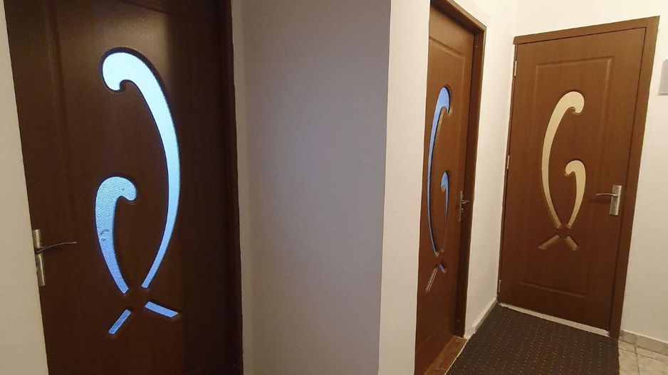 Vand apartament 2 camere - Poză 6