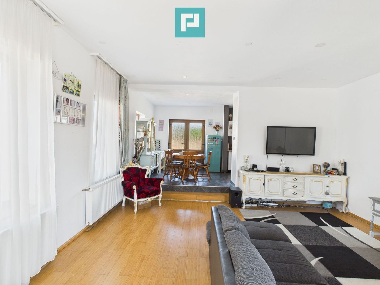 Casă modernă cu 6 camere în Vladimirescu - Poză 12