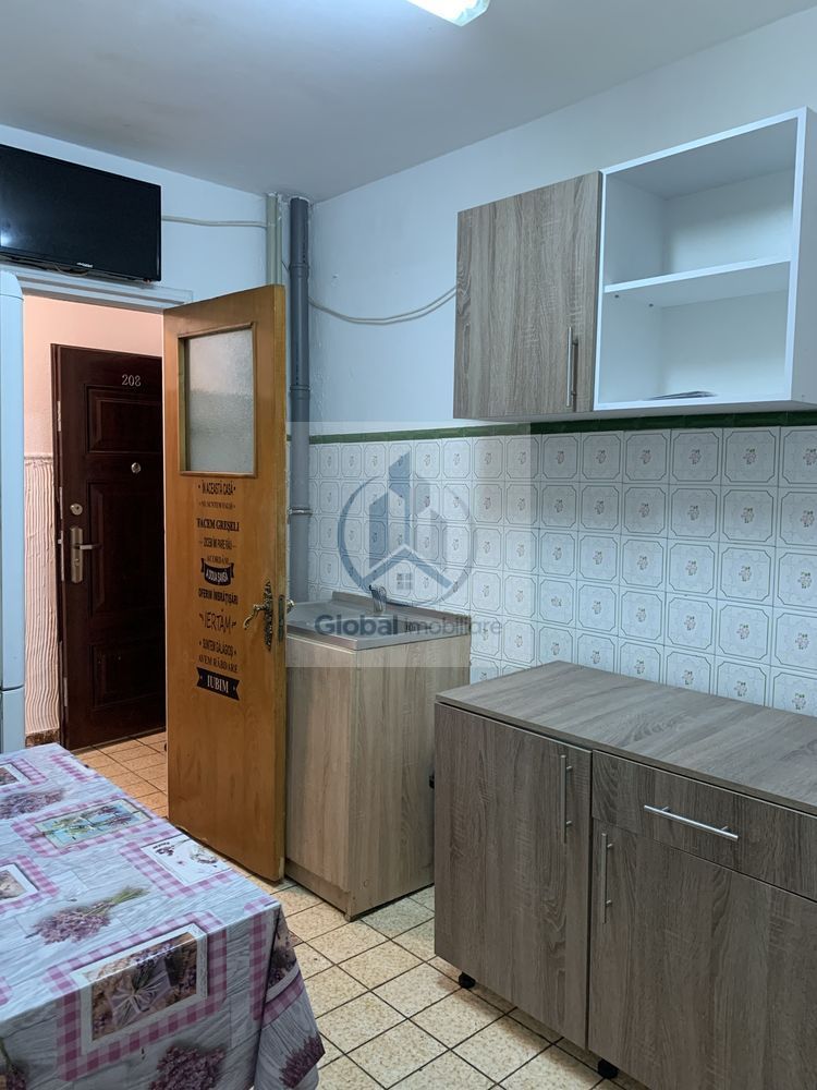 Inchiriez apartament doua camere - Poză 2