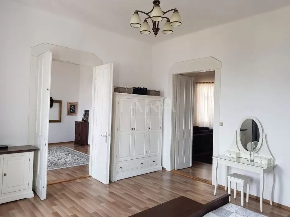 Apartament de 4 camere in zona Ultracentrala - Poză 4